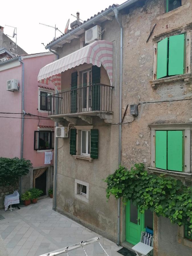 Apartment Veli Dvor Cres Exterior photo