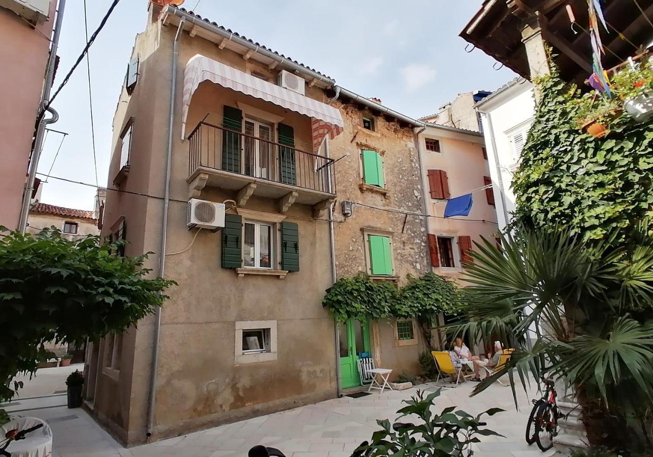 Apartment Veli Dvor Cres Exterior photo
